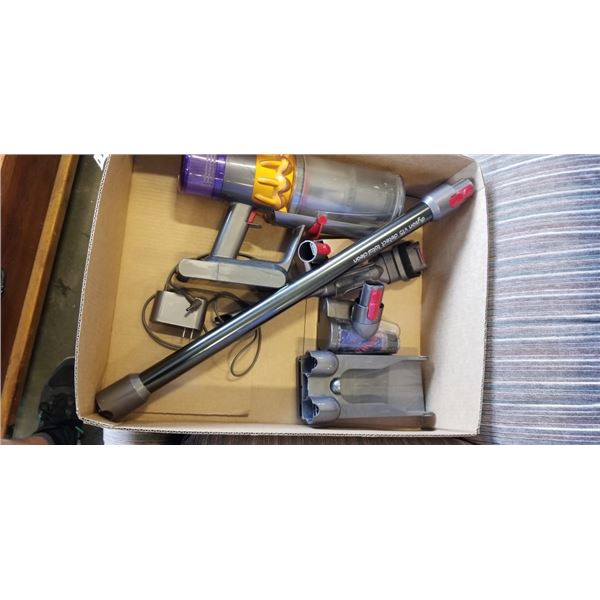 DYSON V15 DETECT TOTAL CLEAN CORDLESS STICK VACUUM - TESTED WORKING, RETAIL $1159