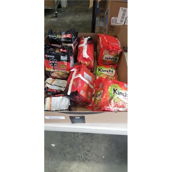 10 BAGS NONGSHIM SHIN RAMYUN NOODLES WITH BEEF BONE BROTH AND 10 BAGS NONGSHIM SPICY KIMCHI RAMYUN A