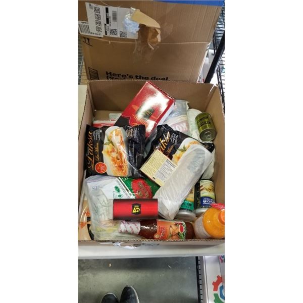 TRAY OF FOOD ITEMS INCLUDING FLYING GOOSE BRAND SRIRACHA MAYO TYPE SAUCE, MAE PILOY SWEET CHILI SAUC