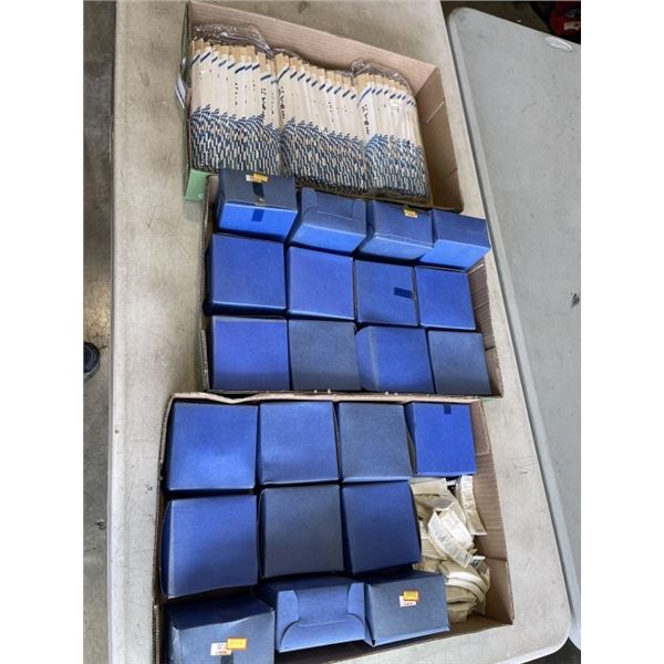 3 TRAYS OF NEW CHOP STICKS AND PORCELAIN KNIFE  / CHOPSTICK RESTS ETC