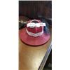 Image 3 : GLASS TABLE LAMP WITH GLASS SHADE AND DECORATIVE VINTAGE HAT LAMP
