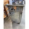 Image 4 : MIRORRED NIGHT STAND
