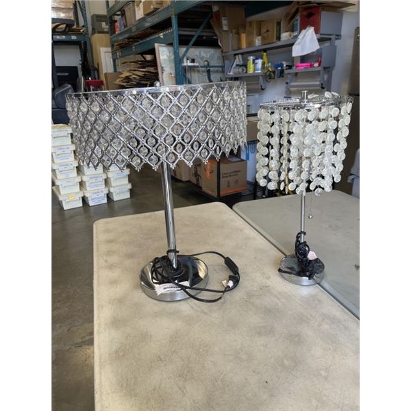 2 DECORATIVE LAMPS WITH CRYSTAL AND BASKETS