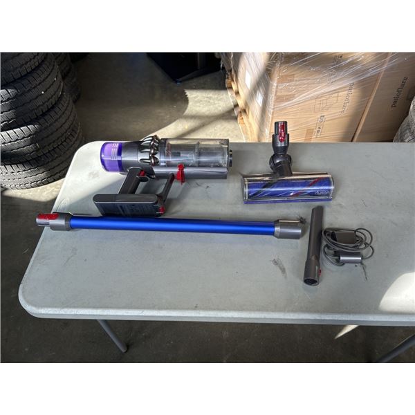 DYSON V11 CORDLESS STICK VACUUM - TESTED WORKING, RETAIL $799