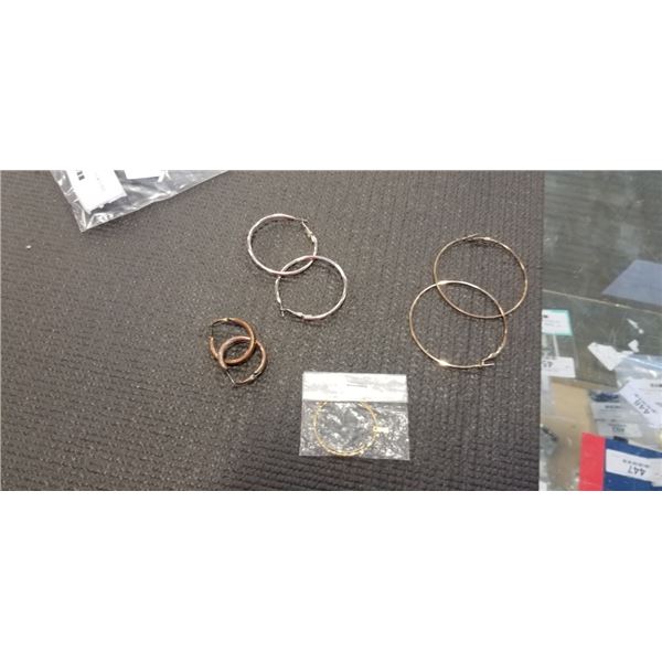 4 PAIRS OF HOOP EARRINGS