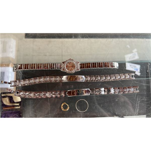 FASHION WATCH & ASSORTED FASHION JEWELRY: *WATCH DOES NOT HAVE A CLASP*