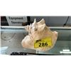 Image 2 : (3) ASSTD. CONCH SHELLS: LARGEST IS APPROX. 9" LONG X 4.5" TALL