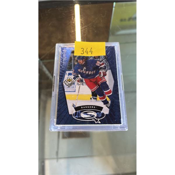 APPROXIMATELY 100 ASSORTED WAYNE GRETZKY HOCKEY CARDS