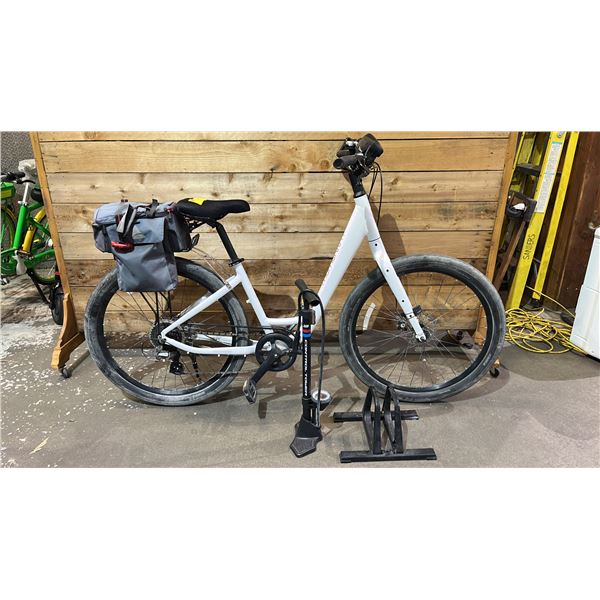 MOMENTUM 8 SPEED BIKE WITH STORAGE BAG AND MANUAL AIR PUMP & STAND