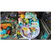 Image 3 : SHELF OF BABY TOYS AND PLAY MAT