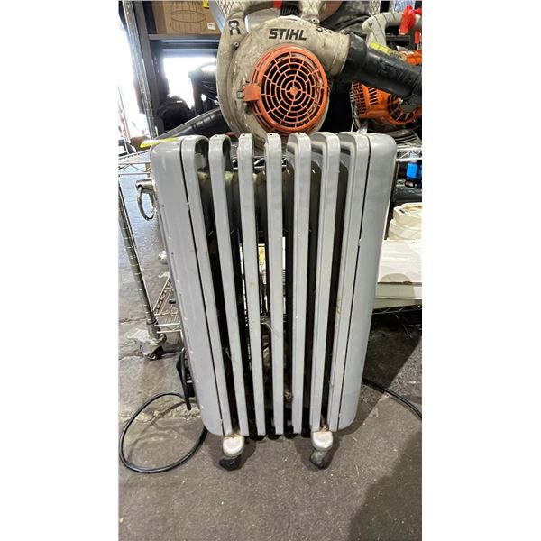 DELONGHI TRR0715 PORTABLE RADIATOR HEATER