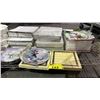 Image 3 : SHELF OF ASSORTED COLLECTOR PLATES