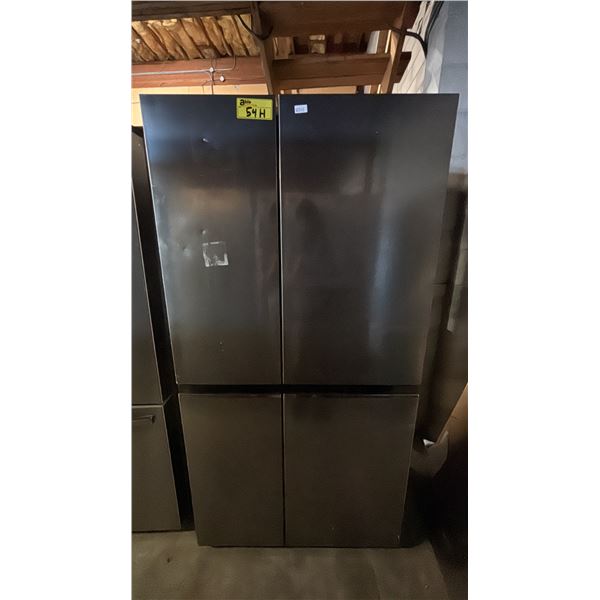 LG STAINLESS STEEL SIDE-BY-SIDE FRIDGE WITH ICE MAKER 36"W