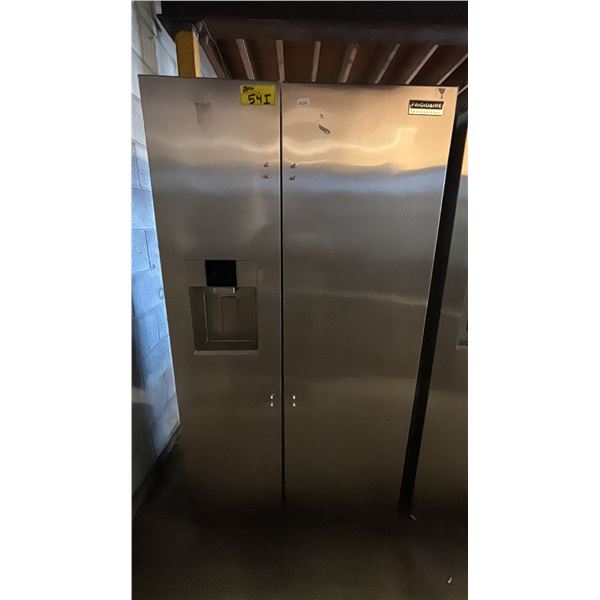 FRIGIDAIRE PROFESSIONAL STAINLESS STEEL SIDE-BY-SIDE FRIDGE WITH WATER/ICE DISPENSER 36"W (EXTERIOR