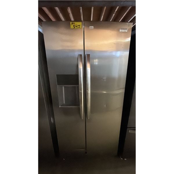 FRIGIDAIRE GALLERY STAINLESS STEEL SIDE-BY-SIDE FRIDGE WITH WATER/ICE DISPENSER 33"W