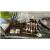 Image 2 : SHELF OF ASSORTED SILVER PLATED ITEMS