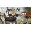 Image 2 : SHELF OF CARVED WOOD SANDPIPERS, WOOD TRAYS, CAST IRON OVAL SKILLETS WITH DETACHABLE HANDLES & MORE