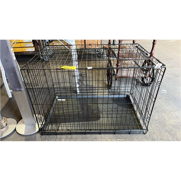 METAL ANIMAL CRATE: APPROX. 35.5"L X 22.5"D X 24"T