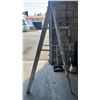 Image 3 : REYNOLDS ALUMINIUM 6' FOLDING LADDER