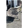 Image 2 : 2 PATIO CHAIRS