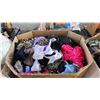 Image 2 : PALLET OF ASSORTED CLOTHING