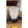 Image 2 : CASE OF 12 LED WALL MOUNTS LIGHT FIXTURES 4000K