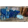 Image 5 : SHELF OF ASSORTED BLUE GLASSWARE