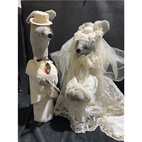 Handmade Mouse Bride and Groom Wedding Dolls with Lace Outfits