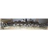 Image 1 : Metallic Christmas Decorations: Ornaments, Figurines, and Garland