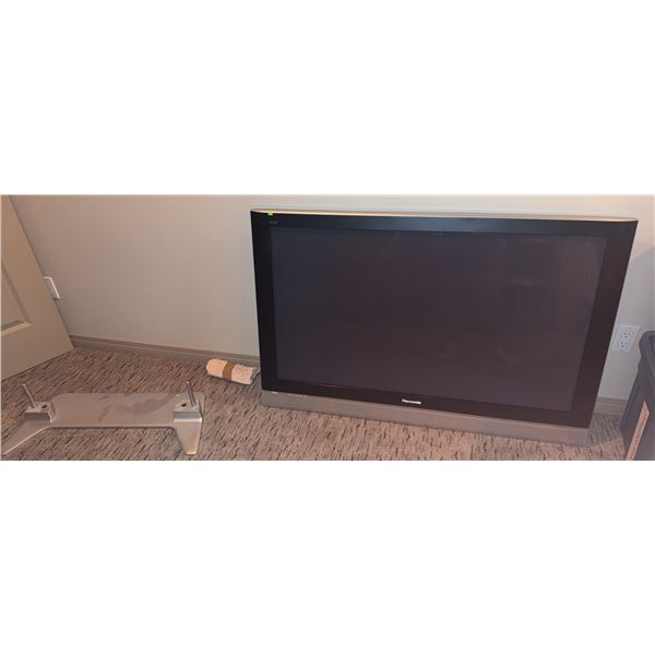 Panasonic 50-Inch Plasma TV TH-50PX50U with Stand and Base Bolts