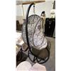 Image 3 : HANGING WHICKER EGG CHAIR