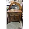 Image 3 : BROYHILL ATTIC HEIRLOOMS 5-PC BEDROOM SUITE INCLUDING; KING SIZE BED, 7-DRAWER 1-DOOR DRESSER,