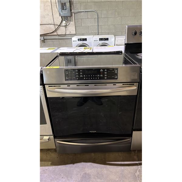 FRIGIDAIRE GALLERY STAINLESS STEEL ELECTRIC INDUCTION STOVE WITH CONVECTION OVEN