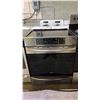 Image 1 : FRIGIDAIRE GALLERY STAINLESS STEEL ELECTRIC INDUCTION STOVE WITH CONVECTION OVEN