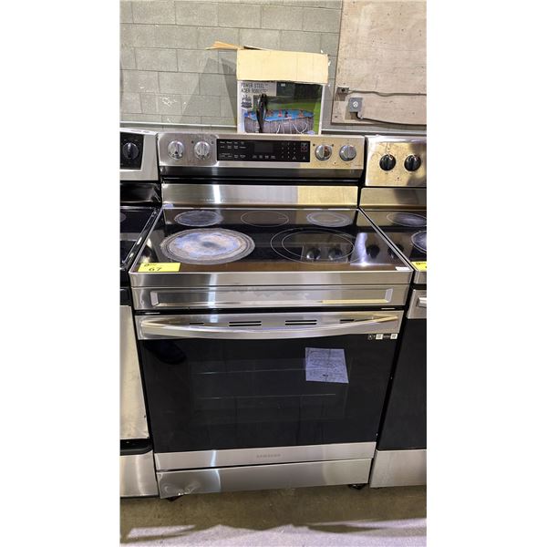 SAMSUNG STAINLESS STEEL ELECTRIC STOVE WITH CONVECTION OVEN