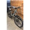 Image 2 : SPECIALIZED HARD ROCK COMP 24 SPEED BIKE