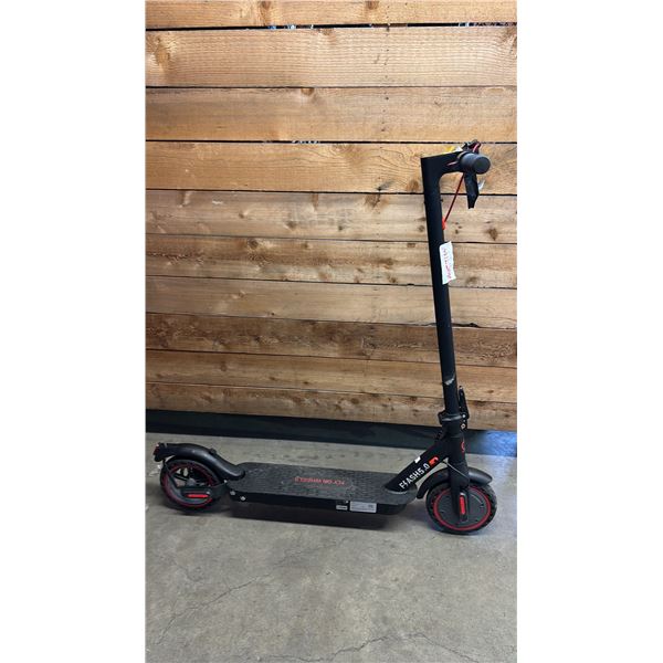 *POWERS ON& GYROCOPTERS FLASH 5.0 E-SCOOTER (READS ERROR CODE, NO CHARGER, UNKNOWN WORKING