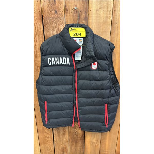 MEN'S HUDSON'S BAY COMPANY (HBC) SIZE L 2018 WINTER OLYMPICS TEAM CANADA COLLECTION PUFFER VEST