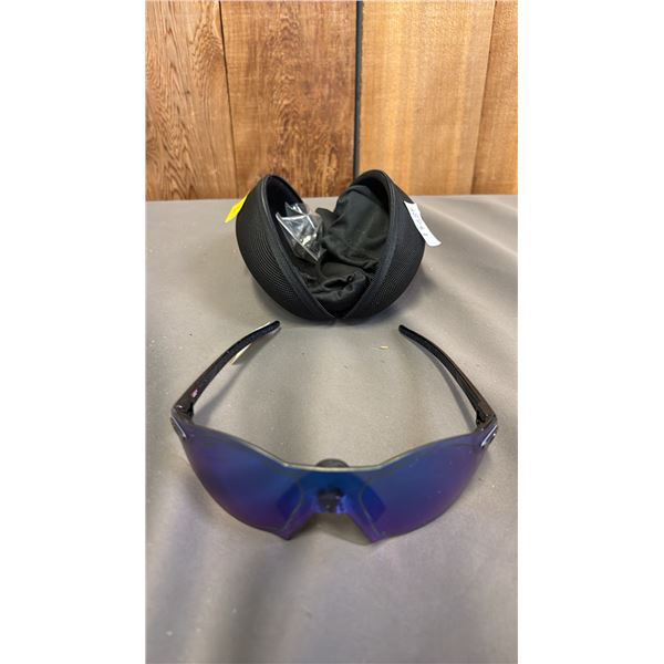 OAKLEY SUBZERO SUNGLASSES WITH PRIZM SAPPHIRE SHIELD LENSE: INCLUDES CASE