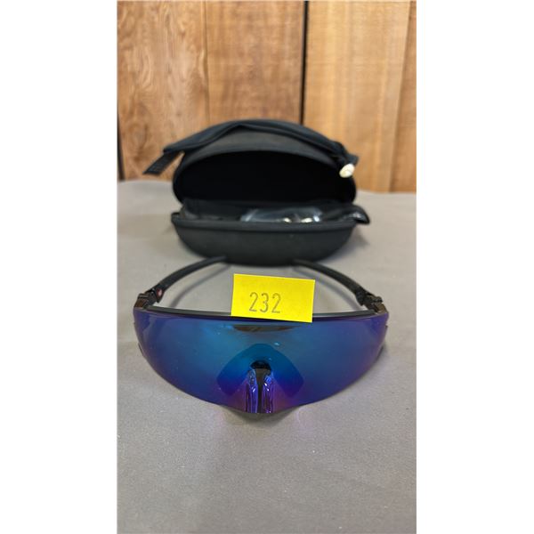 OAKLEY KATO SUNGLASSES WITH A PRIZM SAPPHIRE SHIELD LENS: INCLUDES CASE
