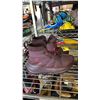 Image 3 : LULULEMON TEAM CANADA WATERPROOF WINTER BOOTS