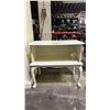 Image 2 : WHITE VINTAGE STYLE ACCENT TABLE