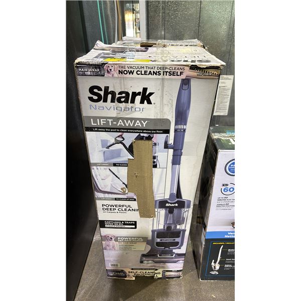 SHARK NAVIGATOR LIFT AWAY VACUUM CLEANER
