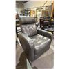 Image 3 : LEATHER POWER ROCKING RECLINER