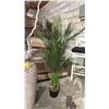 Image 3 : (2) ARTIFICIAL HOME DECOR PLANTS AND A BEIGE VASE