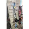 Image 2 : PAIR OF ROSSIGNOL SKIS WITH BOOTS