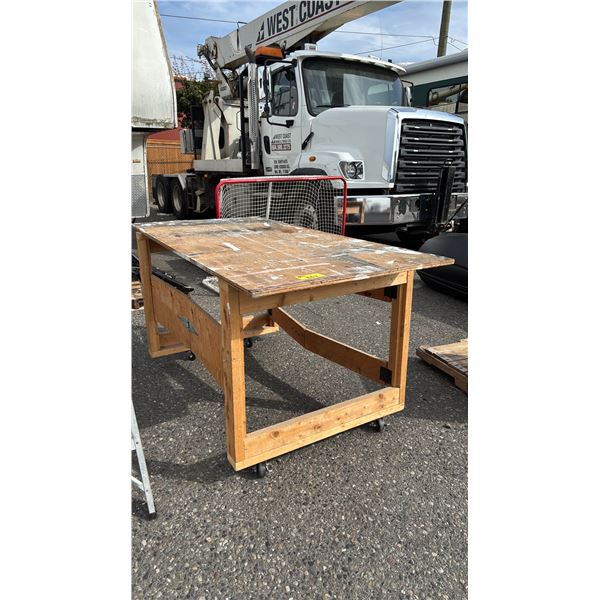 PORTABLE FOLDING WOOD WORK BENCH