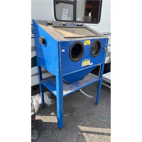 POWER FIST FLOOR MODEL SANDBLASTING CABINET