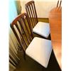 Image 4 : Victoriaville Dining Table & Chairs