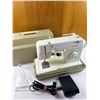 Image 1 : Singer Sewing Machine